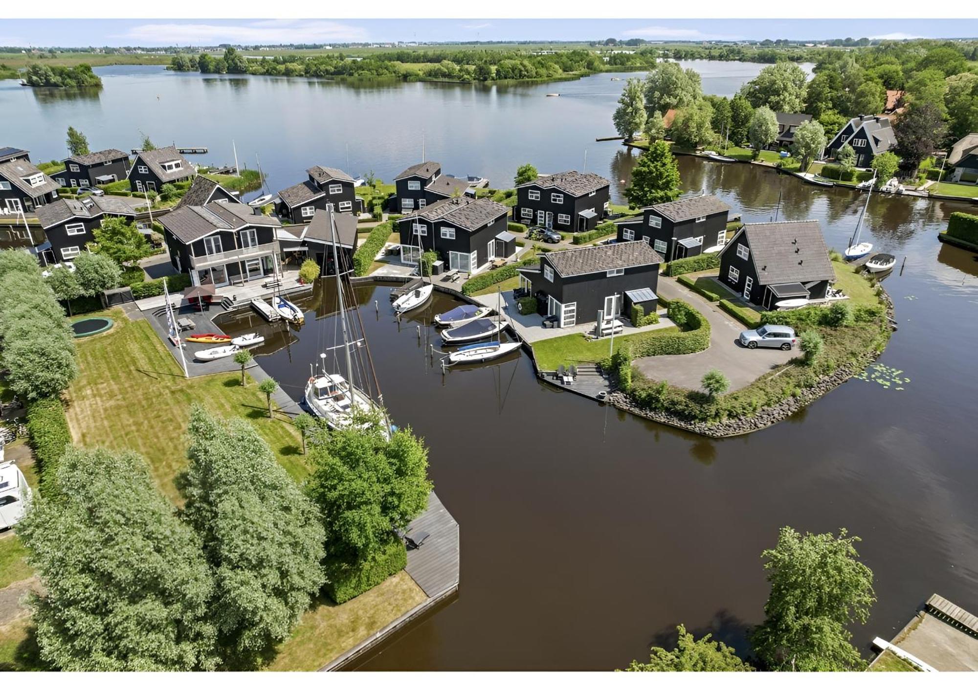Waterpark Oan 'E Poel Bij Sneekermeer テルヘルネ エクステリア 写真