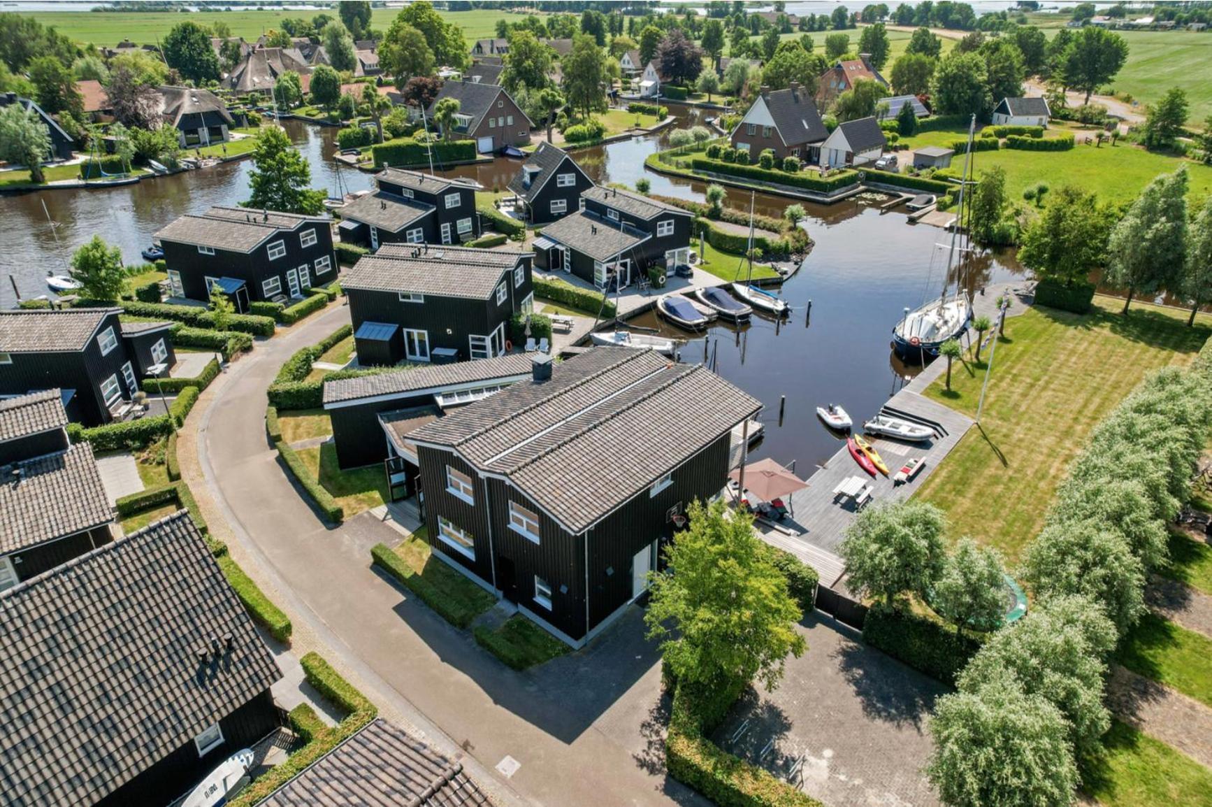 Waterpark Oan 'E Poel Bij Sneekermeer テルヘルネ エクステリア 写真