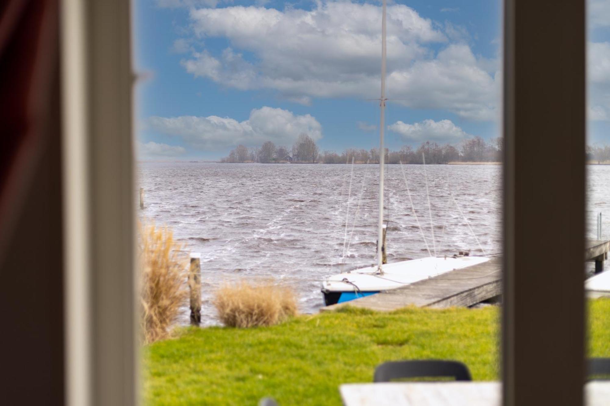 Waterpark Oan 'E Poel Bij Sneekermeer テルヘルネ エクステリア 写真